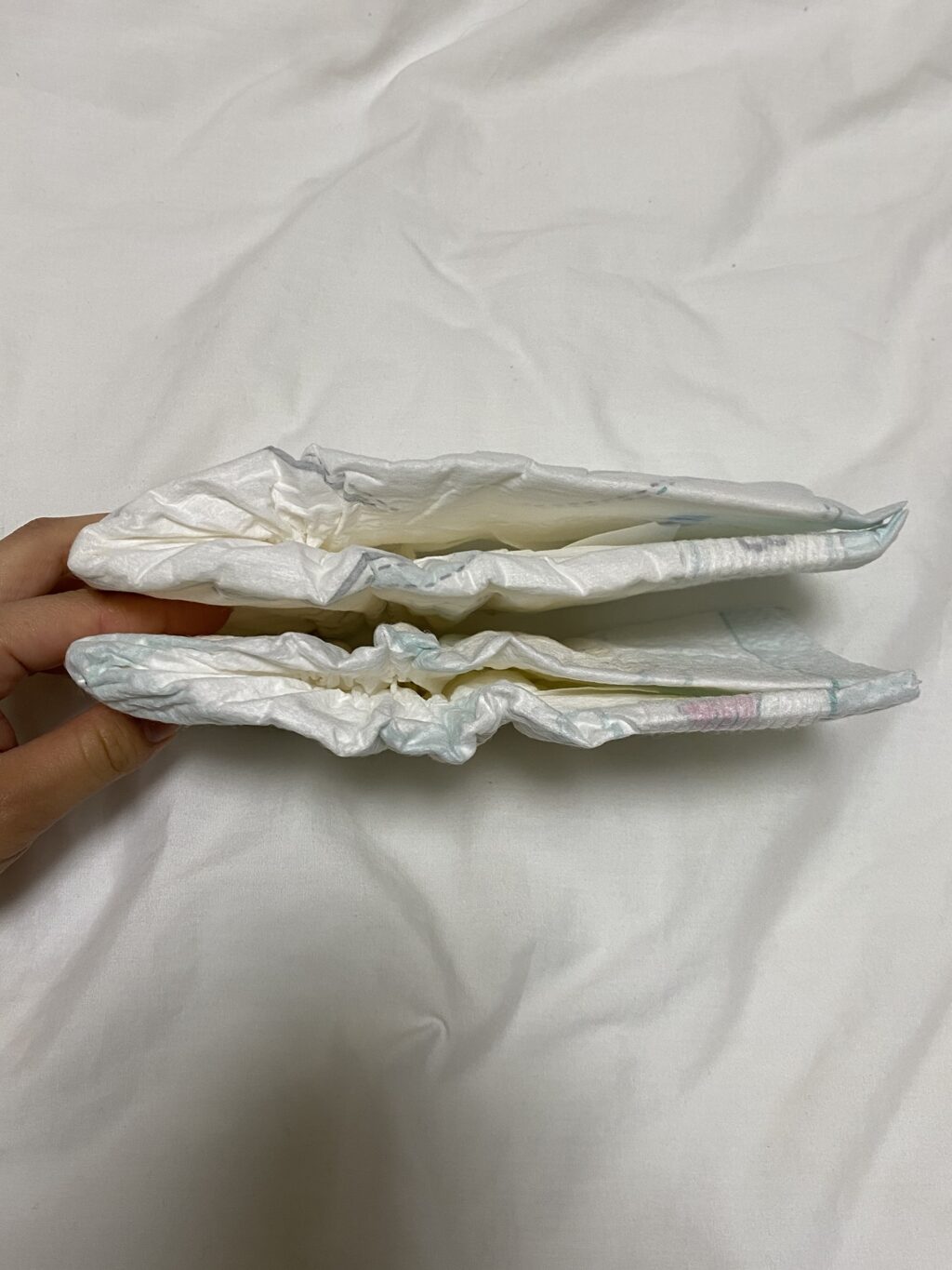 パンパース テープタイプの厚み比較